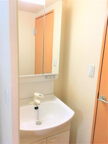 レオパレスロトリベラの独立洗面台|画像8