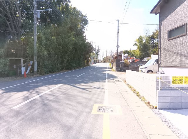 古河市東諸川　第２　の前面道路含む現地写真