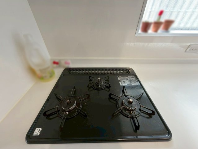 湖南市三雲の設備|３口コンロで複数のお料理を同時に作ることができます！
お料理好きには嬉しい設備ですね♪