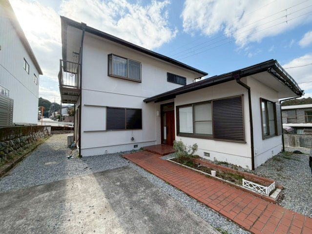 湖南市三雲の外観|広々としているので夏にはBBQやお子様のプールなども楽しめますね♪