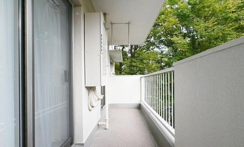 夏見台住宅3号棟のバルコニー|施工例です　広々としたバルコニーです