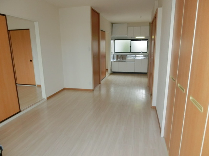 メープルハイム Bの内装|リビング