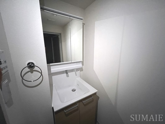 リブリ・ゆうやⅥの洗面所|明るい洗面所です