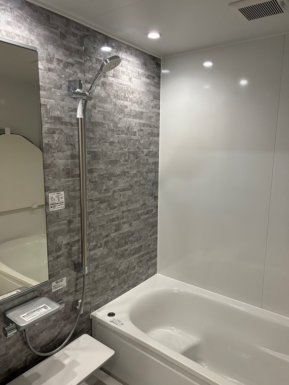 王禅寺西戸建の浴室