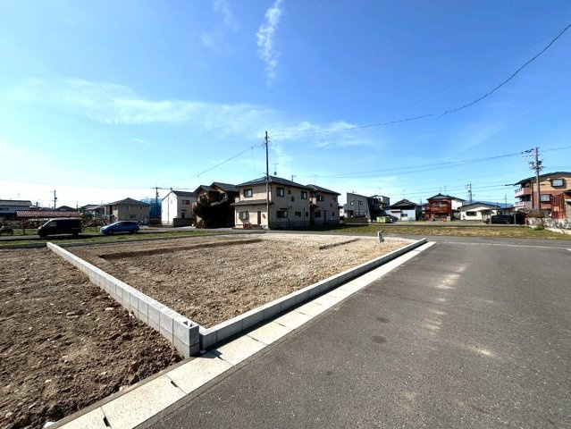 リーブルガーデン　本巣郡北方町芝原西町　全1区画分譲　平屋建ての外観|「現地（2026年3月9日）撮影」　
■全体写真　
■ヤマダ不動産　株式会社リライフ　