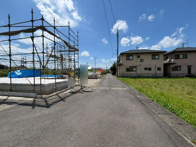 【商談中】リーブルガーデン　本巣郡北方町芝原西町　全1区画分譲　平屋建ての前面道路含む現地写真|「現地（2026年5月11日）撮影」　
■前面道路　
■ヤマダ不動産　株式会社リライフ