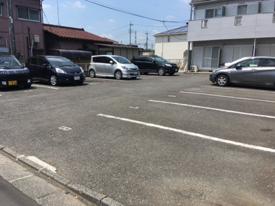 【駐車場】 | パイングローブ | 車をお持ちの方に嬉しい駐車場付きの物件です