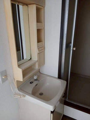 【独立洗面台】 | 六反館 | 朝の身支度には欠かせない独立洗面化粧台