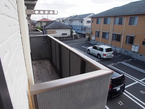 熊本市西区戸坂町のアパートのバルコニー