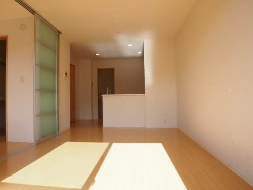 熊本市西区戸坂町のアパートの居間・リビング