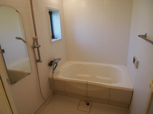 熊本市西区戸坂町のアパートの浴室