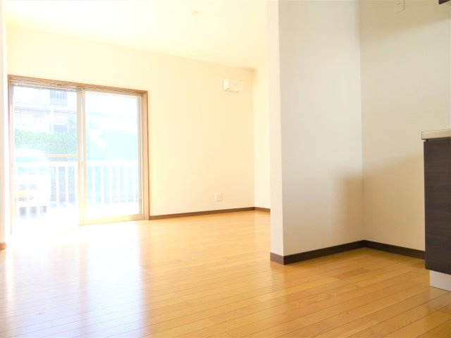 平野コーポ2の居間・リビング|ＬＤＫ１０．５帖