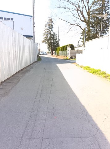 古河市諸川　第9　2号棟の前面道路含む現地写真