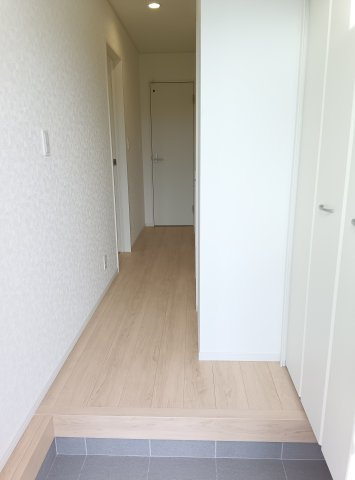 古河市諸川　第9　3号棟の玄関