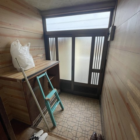 登別市若山町3丁目27-52戸建の玄関