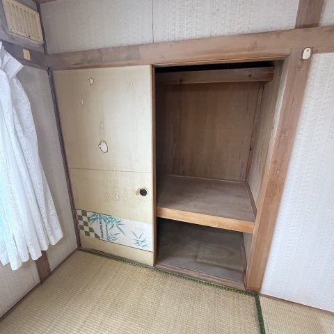 登別市若山町3丁目27-52戸建の収納