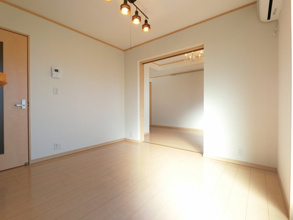 【居間・リビング】