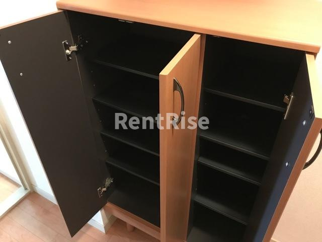 グランドシェイプのエントランス|下駄箱