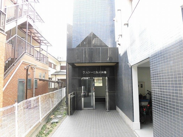 KTD松原町のエントランス