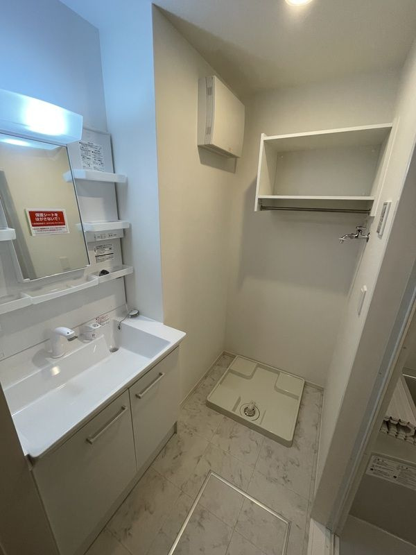 エスポワール東加賀屋の独立洗面台