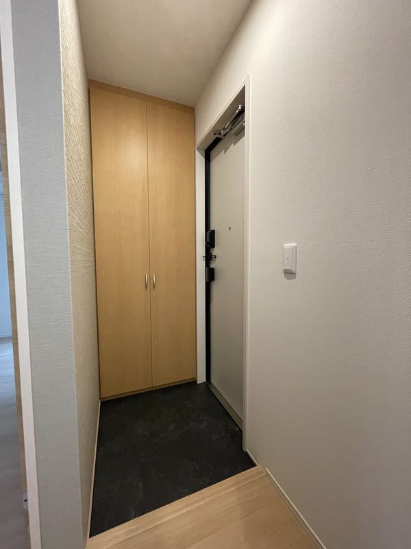 エスポワール東加賀屋の玄関