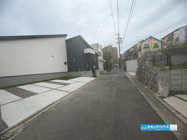 【限定１棟】知多市南巽が丘１丁目の前面道路含む現地写真|事前予約にて現地ご見学いただけます！お気軽にお問い合わせください♪
■株式会社　セキュアハウス■
住宅ローンに強く、知識、経験豊富なスタッフ在籍
お客様に寄り添い、ご成約後もサポート致します。