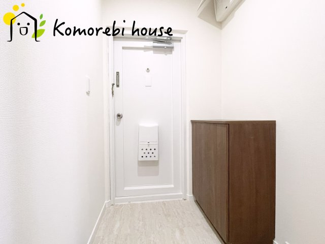 ブルーハイツ大宮　B棟の玄関|明るい玄関です