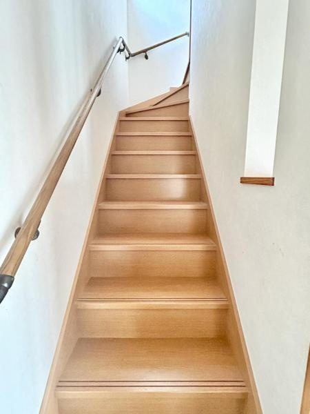 香美市土佐山田町秦山町１丁目　中古一戸建ての内装|【リフォーム中】クリーニング、手摺の強度確認✨
