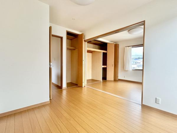 香美市土佐山田町秦山町１丁目　中古一戸建ての洋室|【リフォーム中】2F南西側洋室。