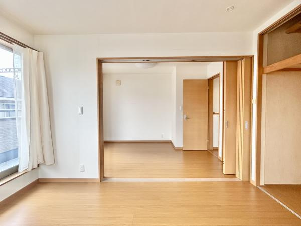 香美市土佐山田町秦山町１丁目　中古一戸建ての洋室|【リフォーム中】2F南側の隣合う2部屋には間仕切り壁を新設✨新しく完全に独立した個室に☆