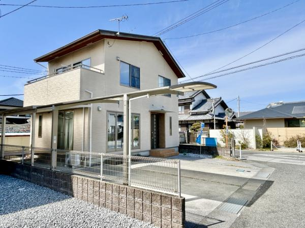香美市土佐山田町秦山町１丁目　中古一戸建ての外観|敷地もゆったりとした広さ✨隣のお家と適度に離れていて開放的☺️