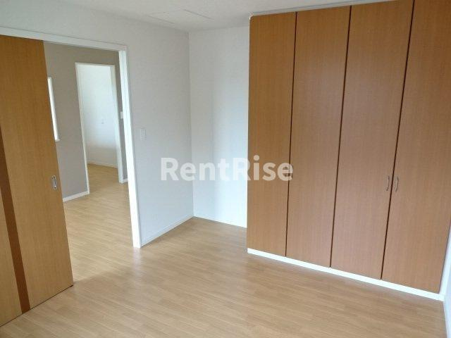 オリエンタルコートの収納|洋室南(イメージ)