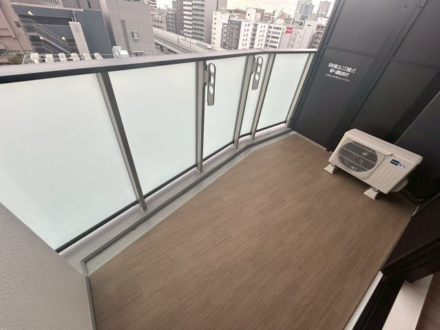 コンフォリア・リヴ本町WEST Qのバルコニー