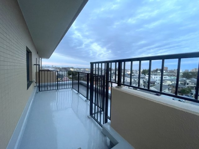 ルネ大宮宮原のバルコニー|ルーフバルコニー、大規模修繕後で綺麗になっております。