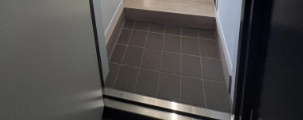 エステラスワンの玄関