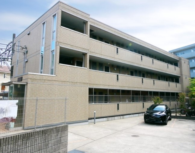 川崎市多摩区西生田２丁目のアパートの駐車場