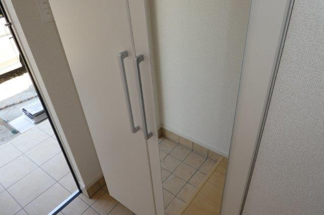 シェトアAの玄関|シューズボックス