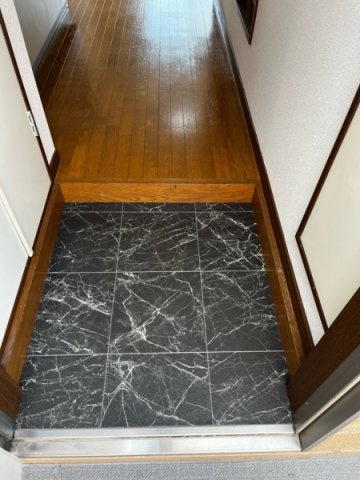 ツインヒル館の玄関