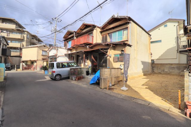 梅津罧原町の前面道路含む現地写真