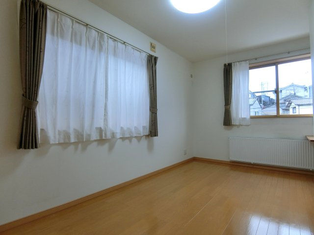 新潟市東区物見山2丁目の洋室