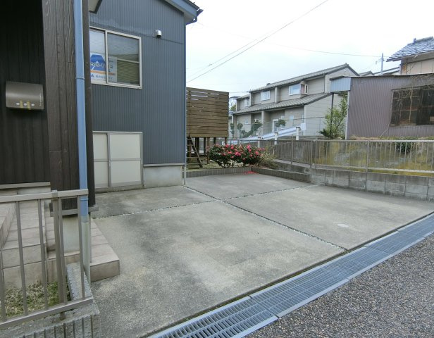 新潟市東区物見山2丁目の駐車場