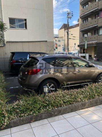 仲介手数料0！！Gramercy Sakaeの駐車場