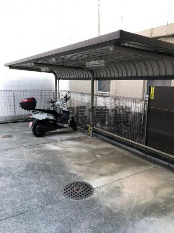 仲介手数料0！！Gramercy Sakaeの駐車場