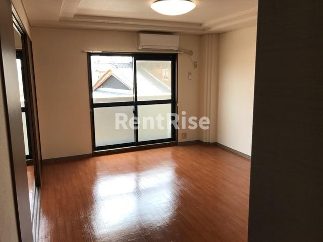 ルミエール泉の寝室|リビング