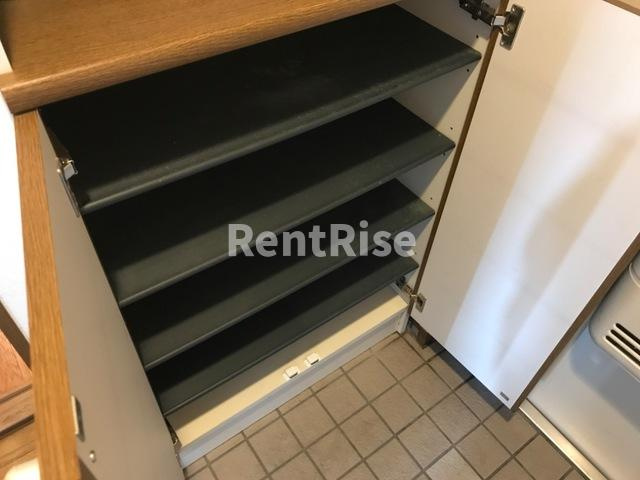 ルミエール泉の玄関|下駄箱