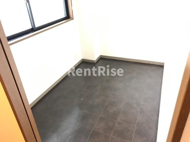 ルミエール泉|サービスルーム