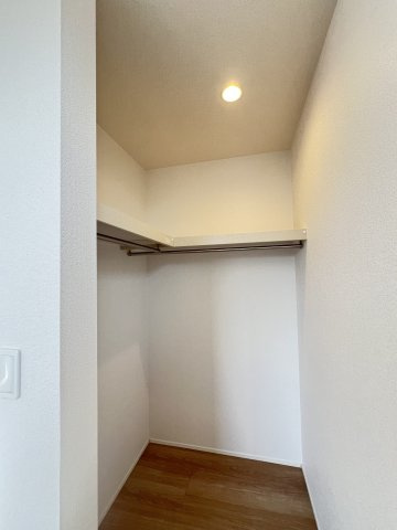 橿原市東坊城町1棟の収納|寝室内のウォークインクローゼットです。