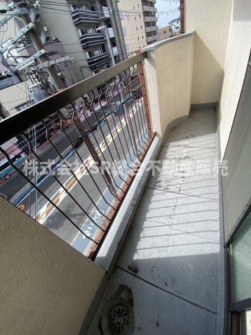 中小阪1丁目中古テラスハウスのバルコニー|南側には2面バルコニーがございます！陽当たり良好です♪