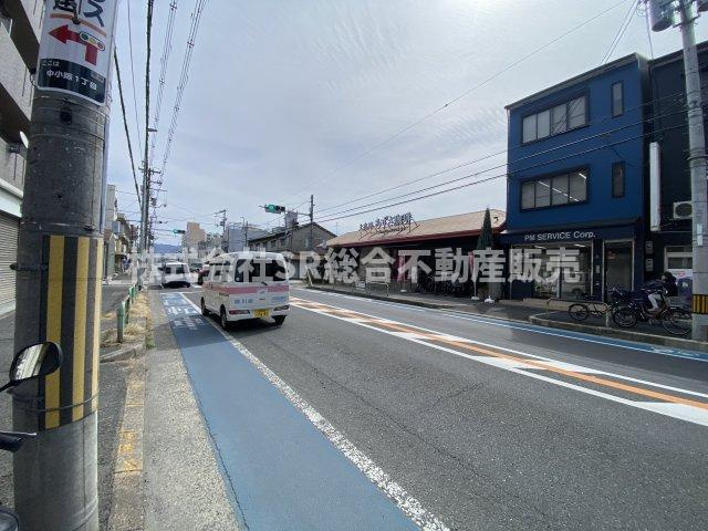 中小阪1丁目中古テラスハウスの前面道路含む現地写真|前面道路含む現地写真です