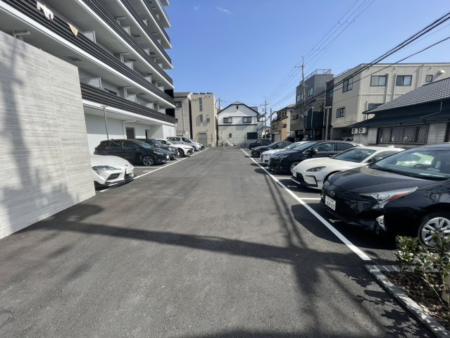 スプランディッドⅨの駐車場